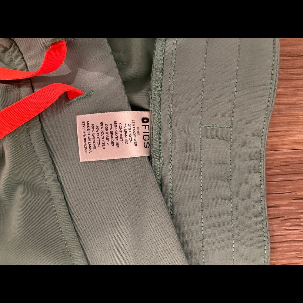 FIGS JADE SCRUB TOP AND BOTTOM